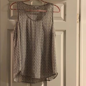 Black/white chevron tank